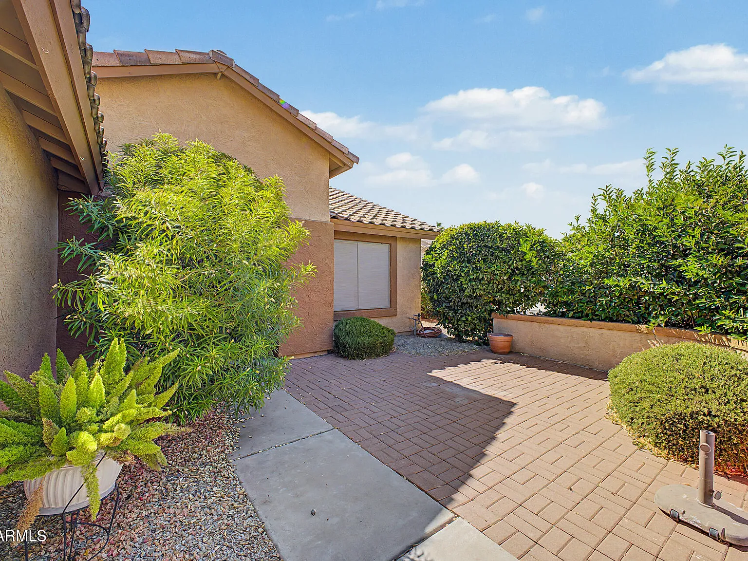 3 bed, 2.0 bath, 2214 sqft, $2,450 — Photo 2