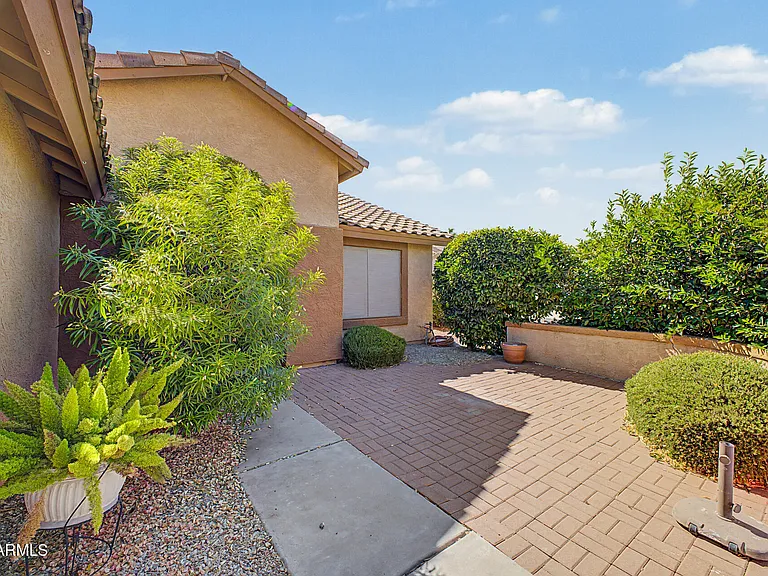 16148 N 157th Dr — Photo 4