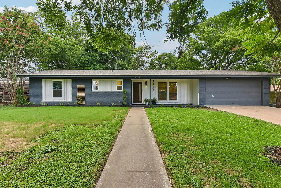 3 bed, 2.0 bath, 1351 sqft, $2,800 — Photo 1