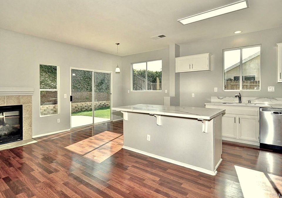 1st image of 43705 Orinoco Ln