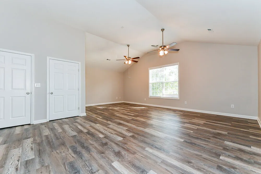4 bed, 2.5 bath, 2223 sqft, $2,640 — Photo 4