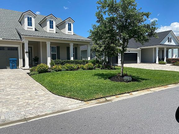 3rd image of 102 Glenneyre Cir