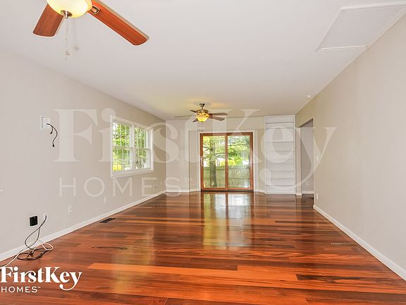 3rd image of 69 Oak Valley Dr