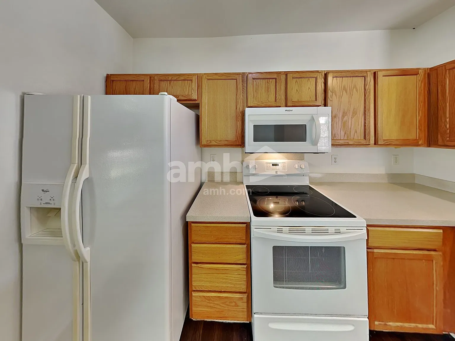 3 bed, 2.5 bath, 1632 sqft, $2,210 — Photo 3