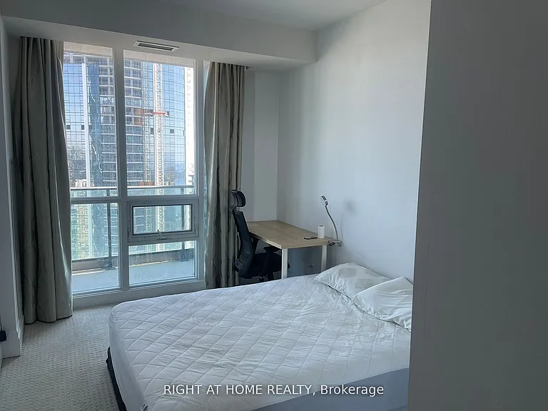 16 Harbour St #4904 — Photo 14