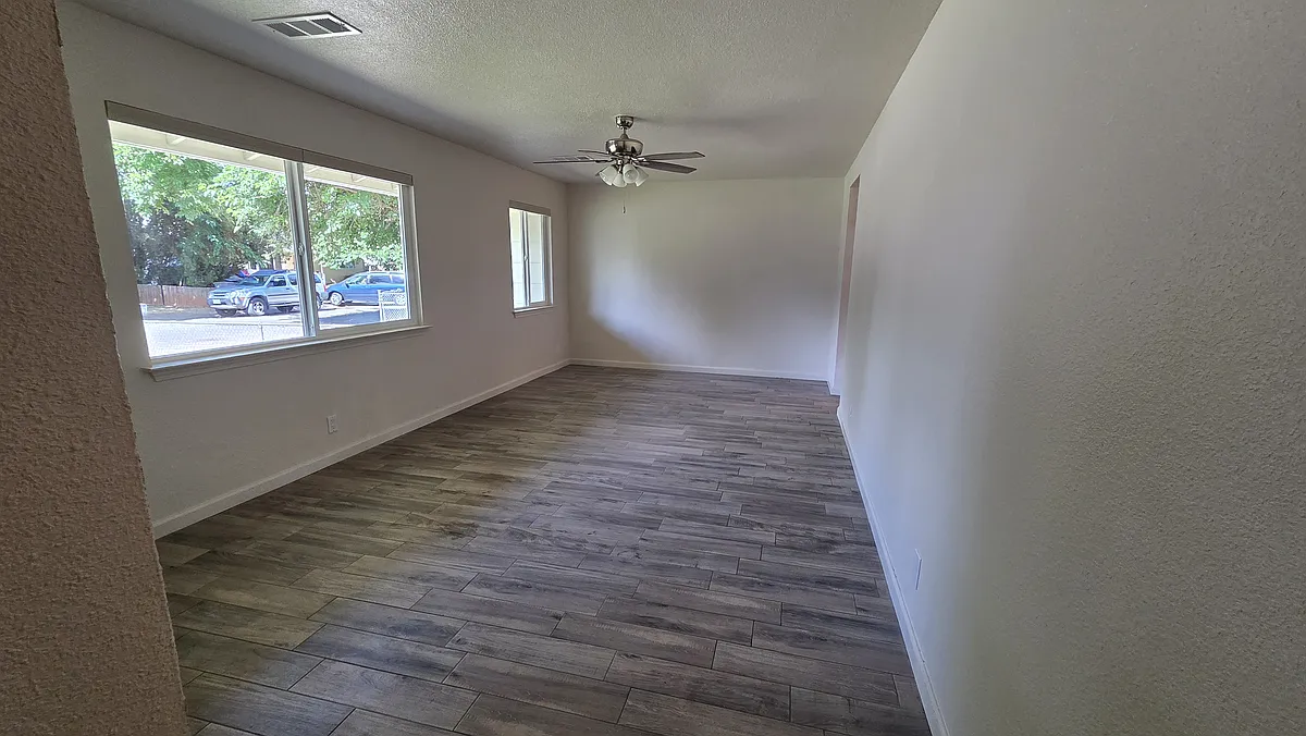 Building Photo - 2329 Nebula St