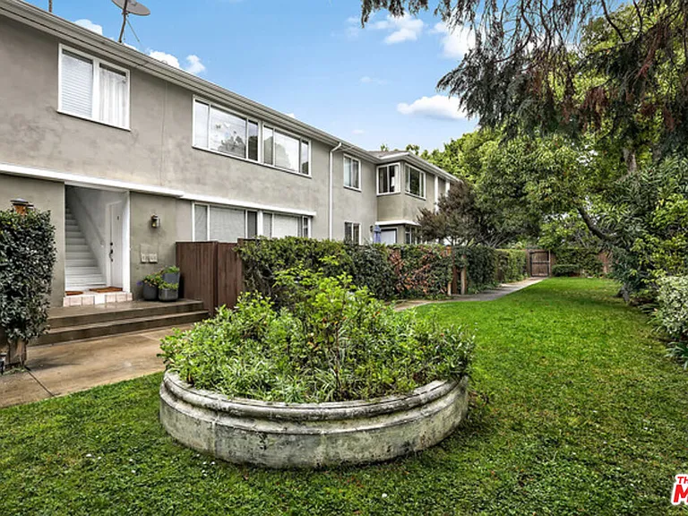 2427 Centinela Ave #G — Photo 16