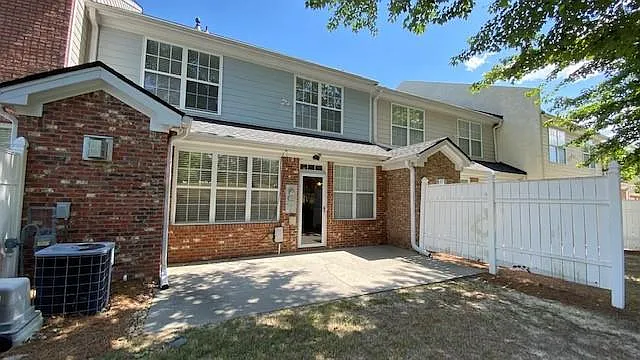 2511 Gadsen Walk — Photo 34