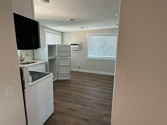 5th image of 4930 Auburn Dr