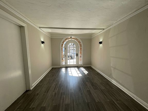 4th image of 1960 Fulton St #8