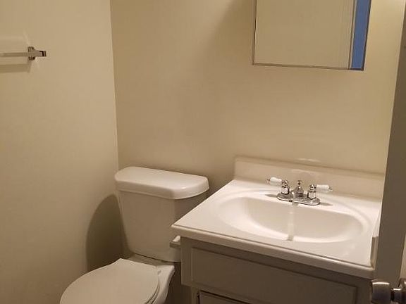 5th image of 9048 W 83rd Ter