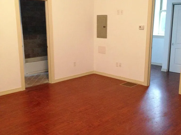 4708 Chestnut St #1A — Photo 3