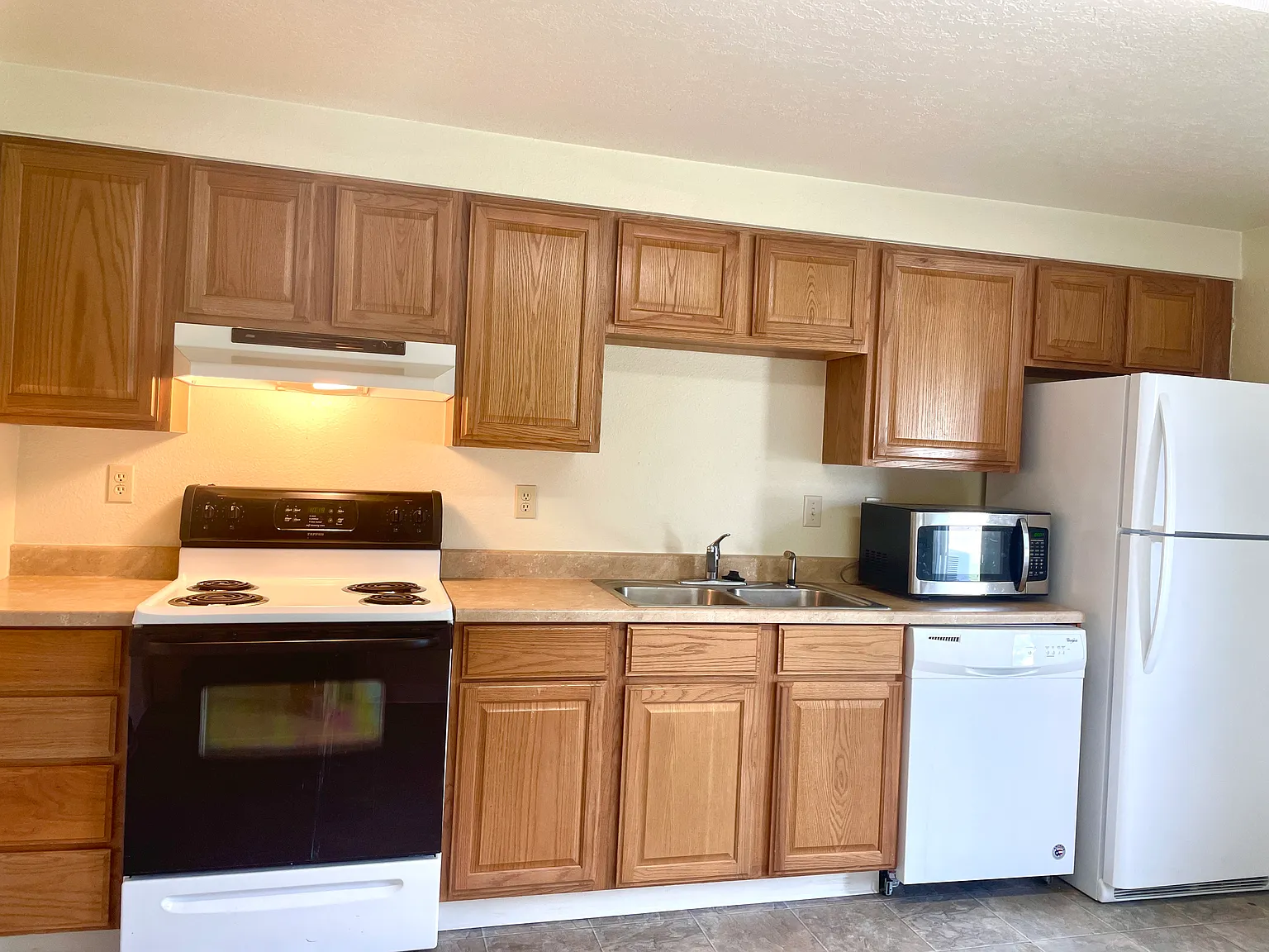 2 bed, 868 sqft, $1,255 — Photo 2