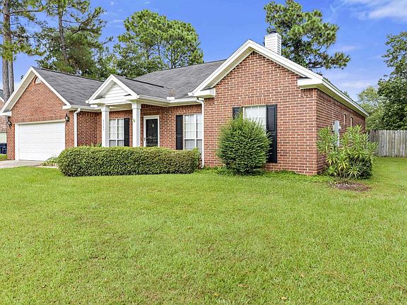 2nd image of 3005 Creekwood Cir