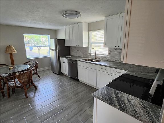 3rd image of 7020 Hibiscus Ave S