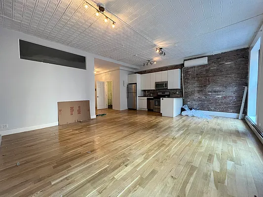 Rented by Nolita Group | media 27