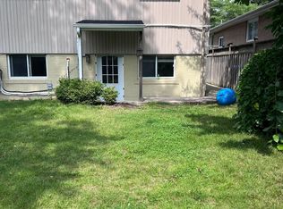1932 Barsuda Dr, Mississauga, ON L5J 1V5