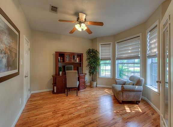 4th image of 411 Duck Lake Dr