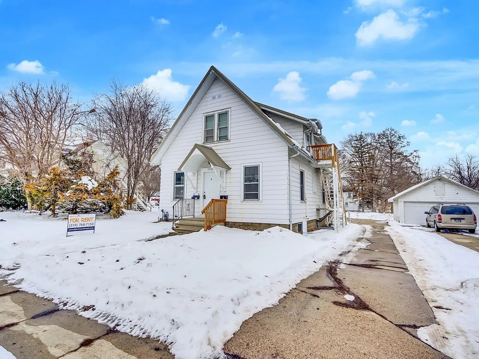 1918 Olive St - Cedar Falls — Photo 2