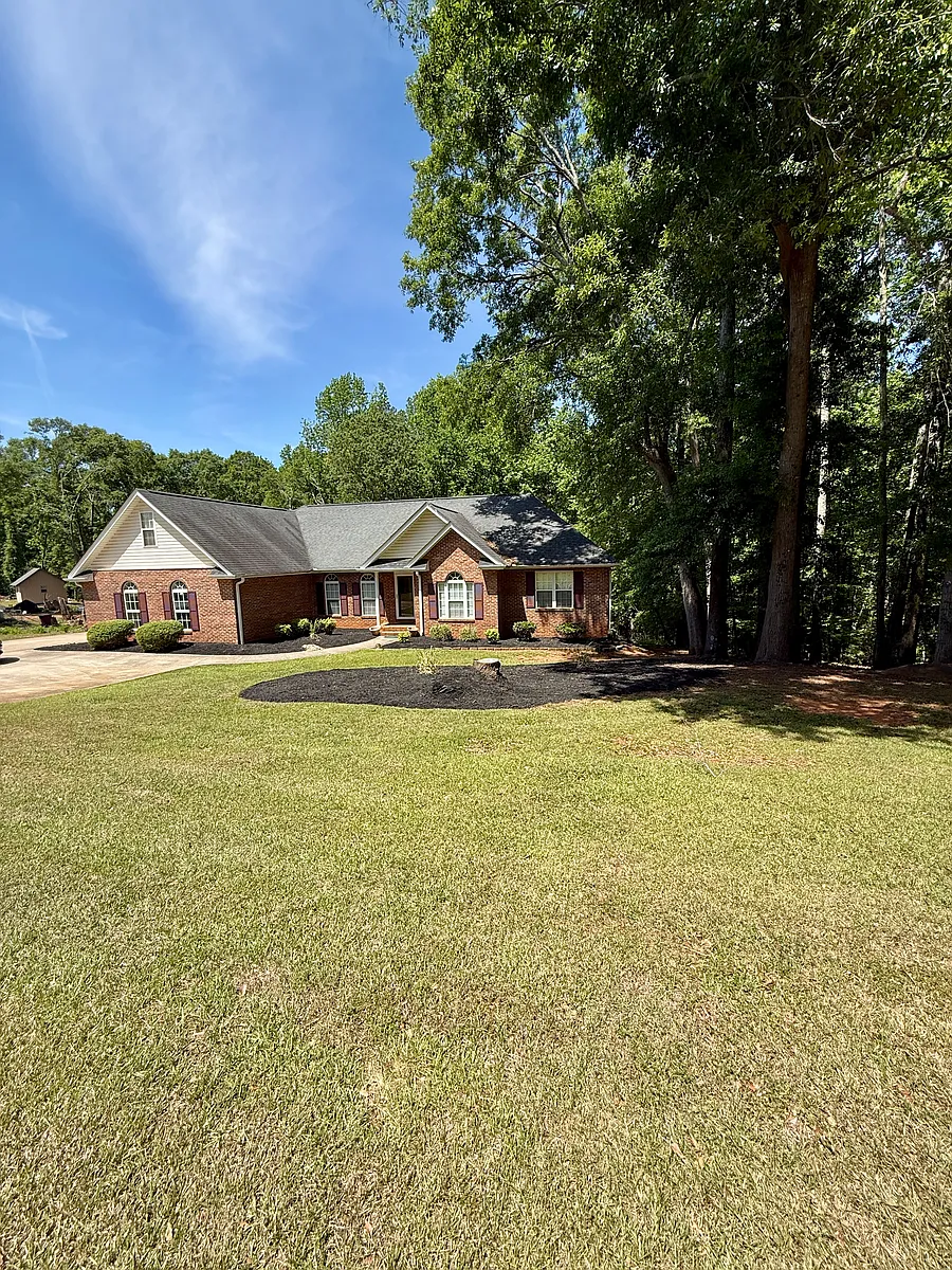 Building Photo - 107 Westberrys Creek Rd