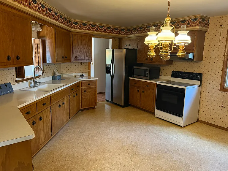 1411 W Grange Ave — Photo 4