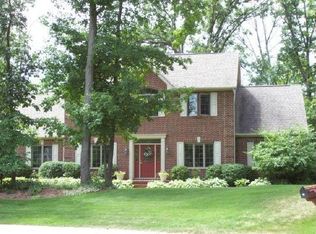 3673 Orion Oaks Dr, Lake Orion, MI