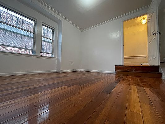 5th image of 90-30 191st St #1