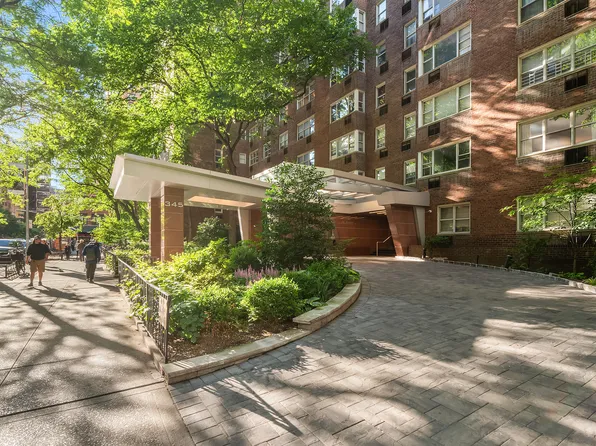 30 West 60th Street 1P image 19 of 20