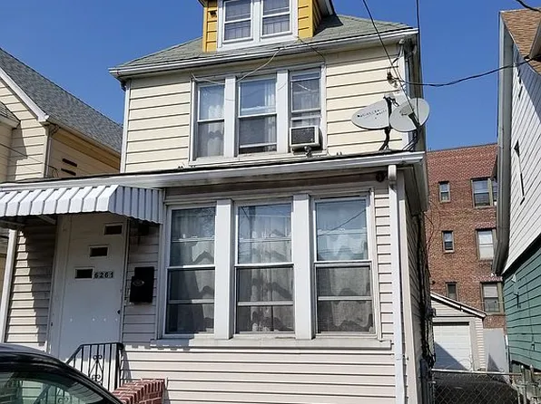 6261 Booth St, Rego Park, NY 11374