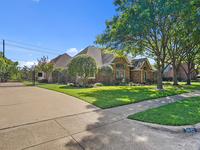 1419 Sweetgum Cir — Photo 2