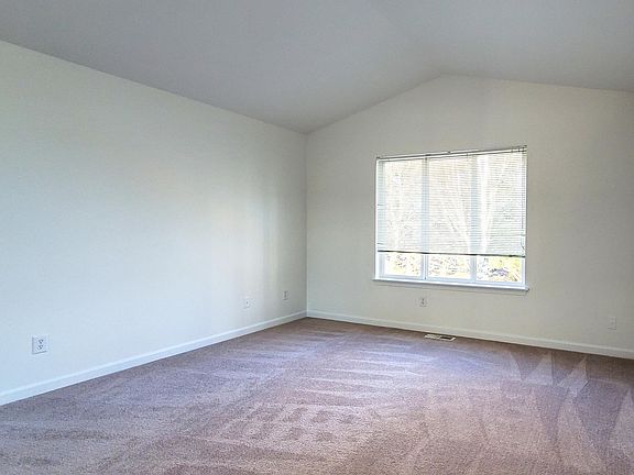 4th image of 4674 Barrington Ln SE