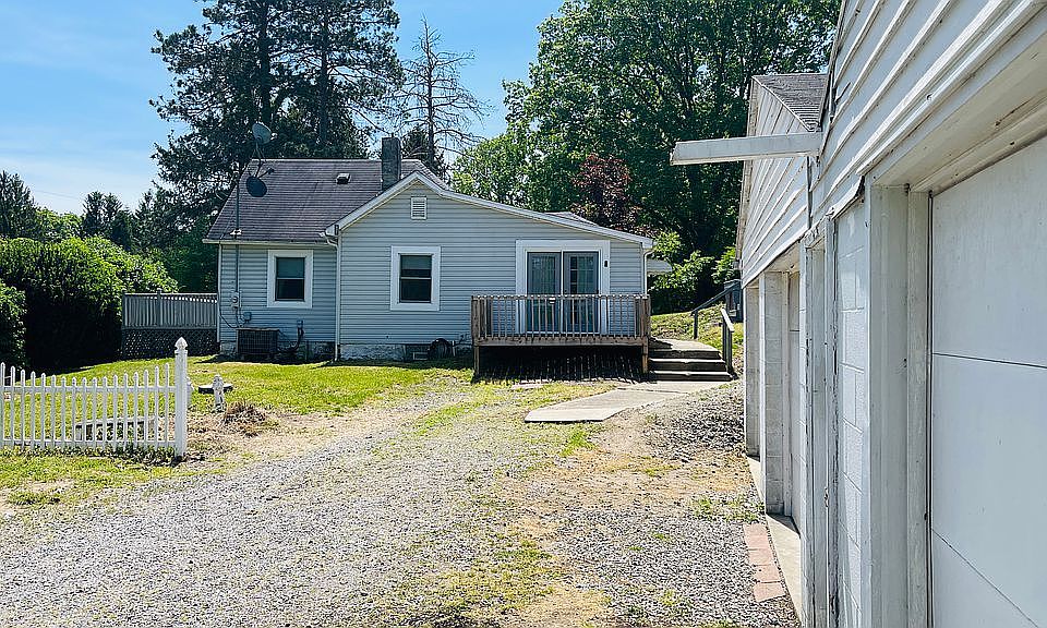 1st image of 2105 Graceland Rd