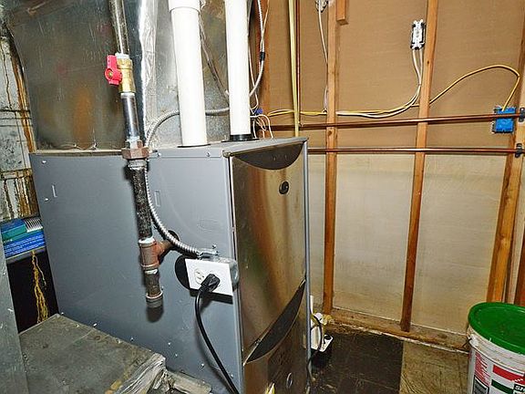 4th image of 3 Longley Pl