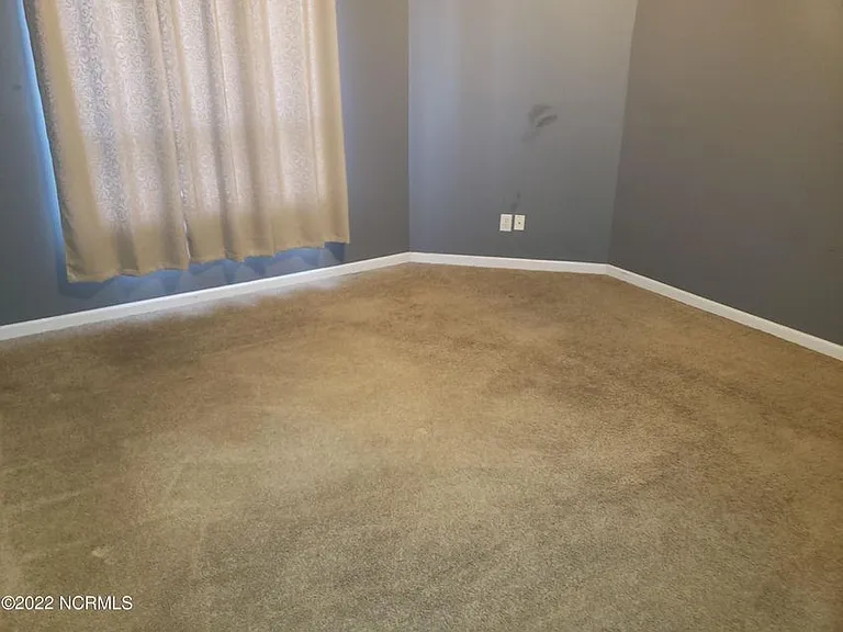 120 Breezewood Dr — Photo 15