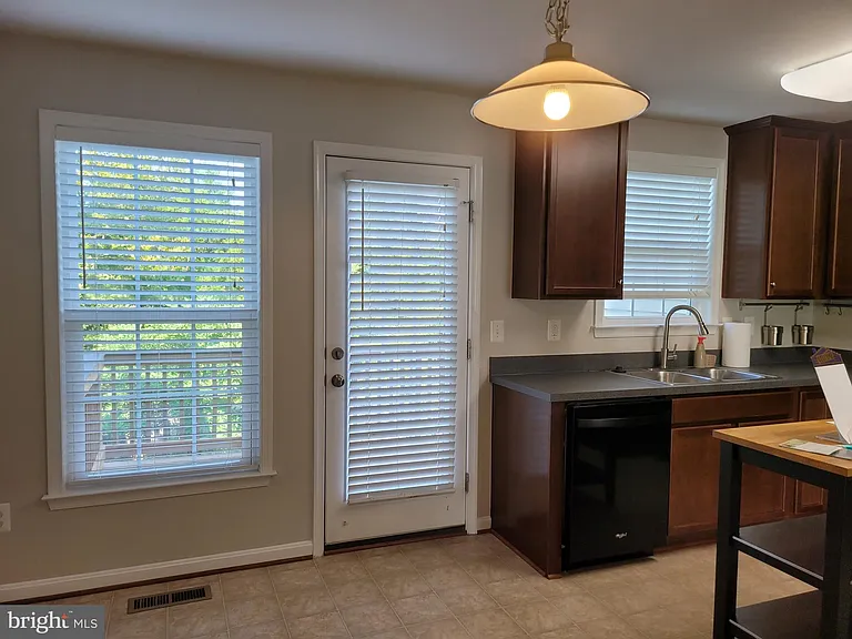 25117 Sweet Myrtle Sq — Photo 19