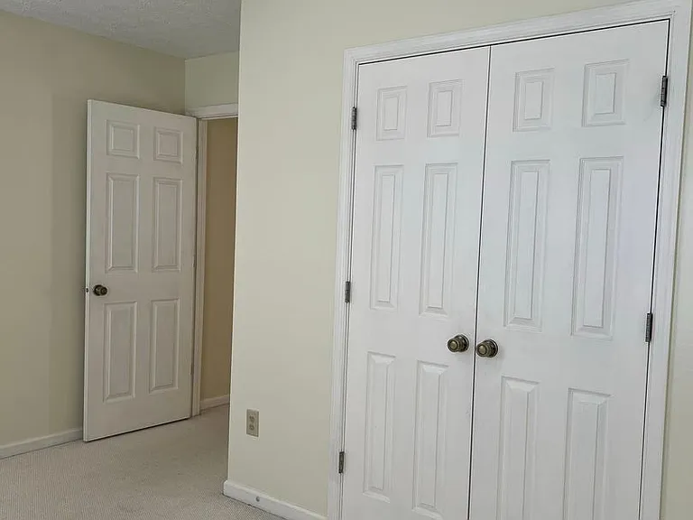110 Bugle Ct — Photo 24