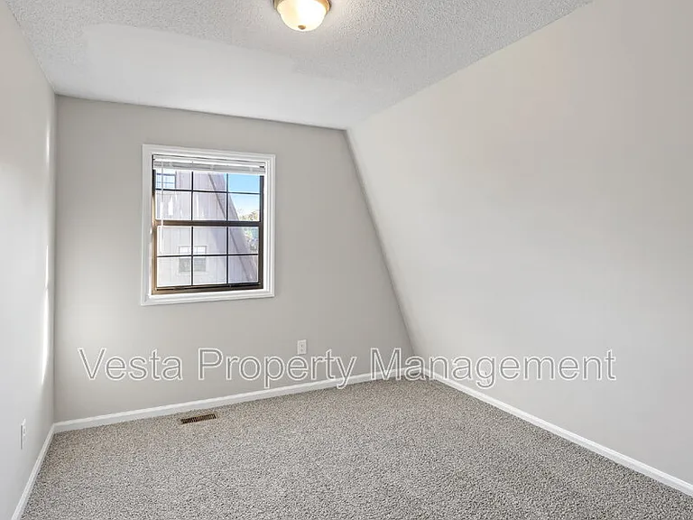 588 Ray Hill Rd #A — Photo 15