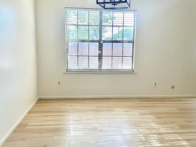 2305 N Grand Ave #B — Photo 12