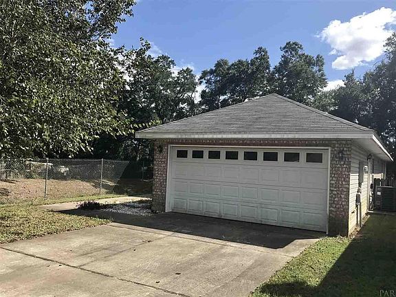 3rd image of 951 Aurelias Pl