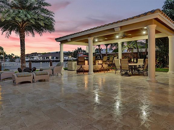 4th image of 301 Tropic Dr