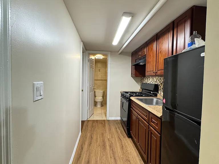 614 49th St #BASEMENT — Photo 9