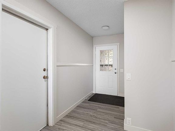 3rd image of 5019 46th Ave SW #50