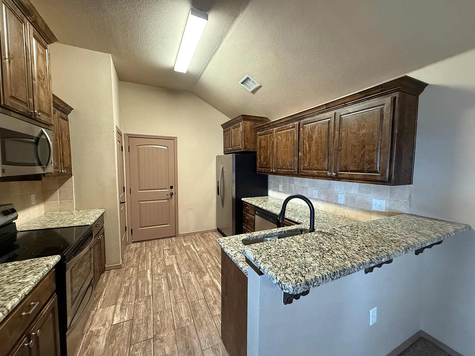 3 bed, 1356 sqft, $1,750 — Photo 4