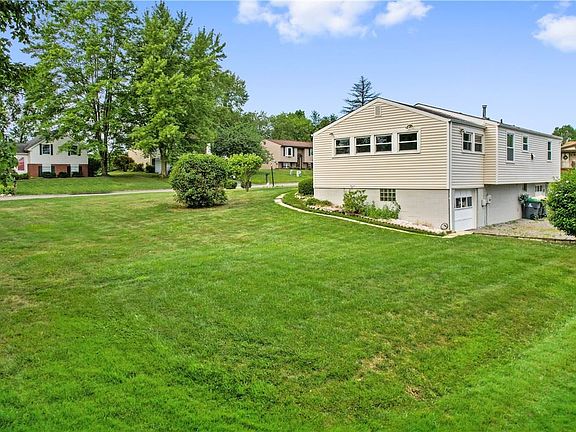 3rd image of 111 Brookston Dr