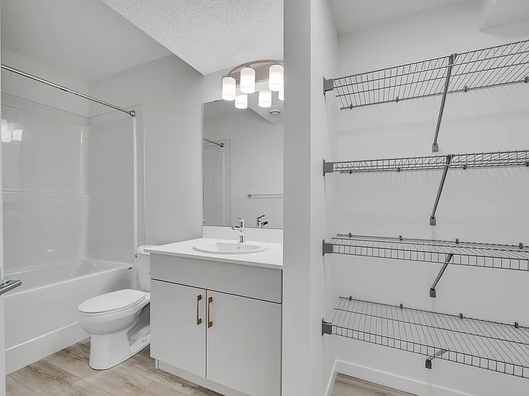 1235 Keswick Dr SW #4B — Photo 7