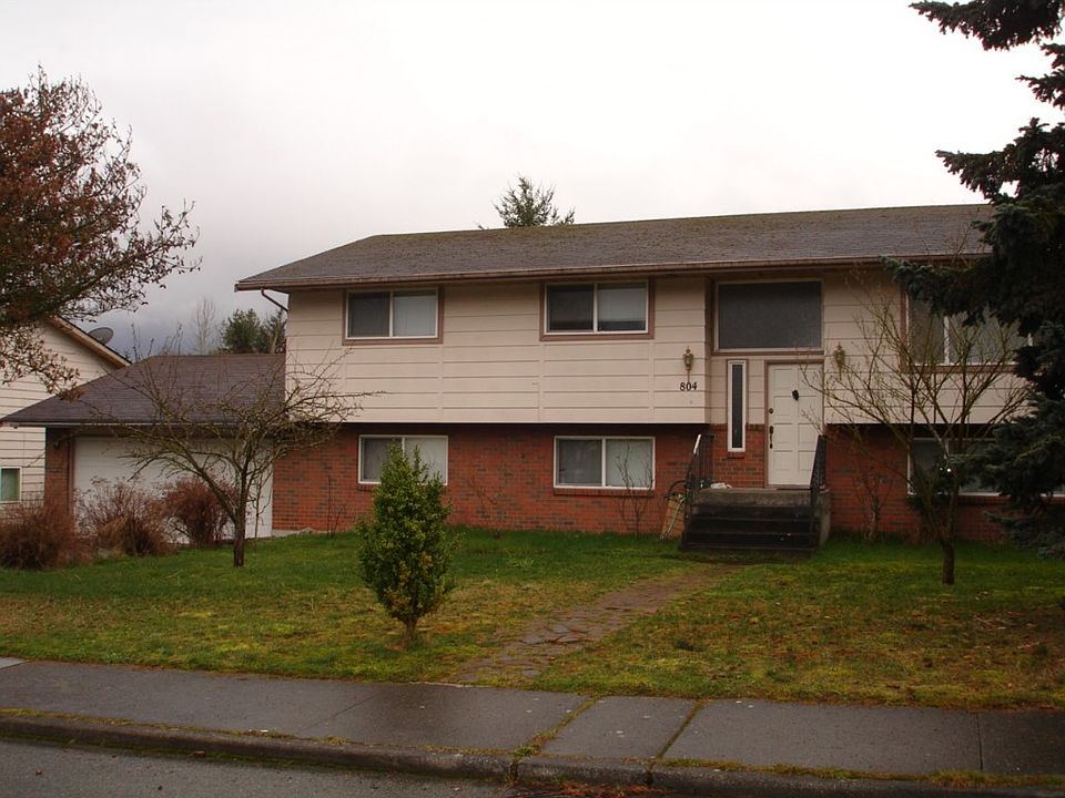 2nd image of 804 92nd St SE