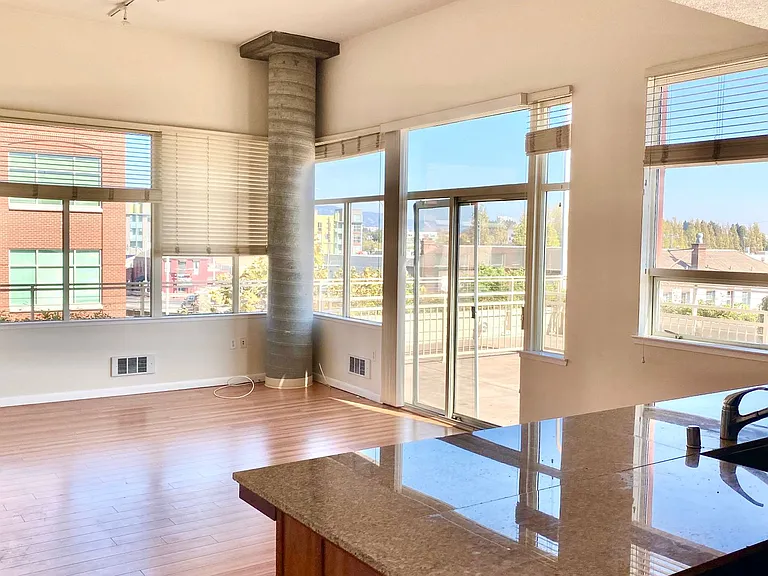 5855 Horton St #412 — Photo 2