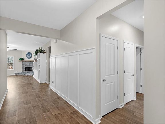 4th image of 252 Masters Way