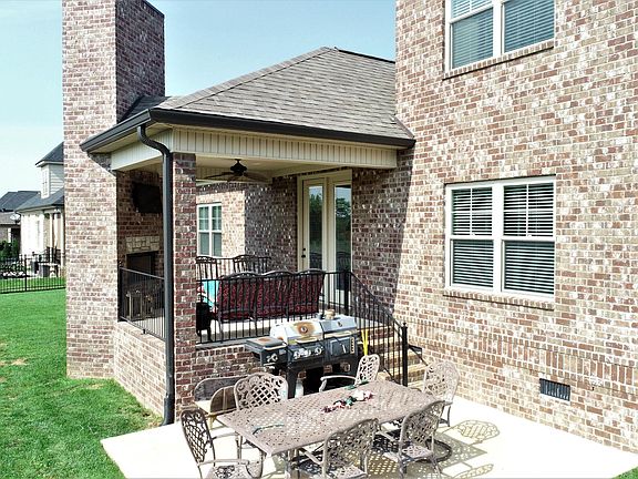 4th image of 3207 Folcroft Dr