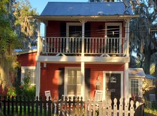 7 S Park St, Crescent City, FL 32112